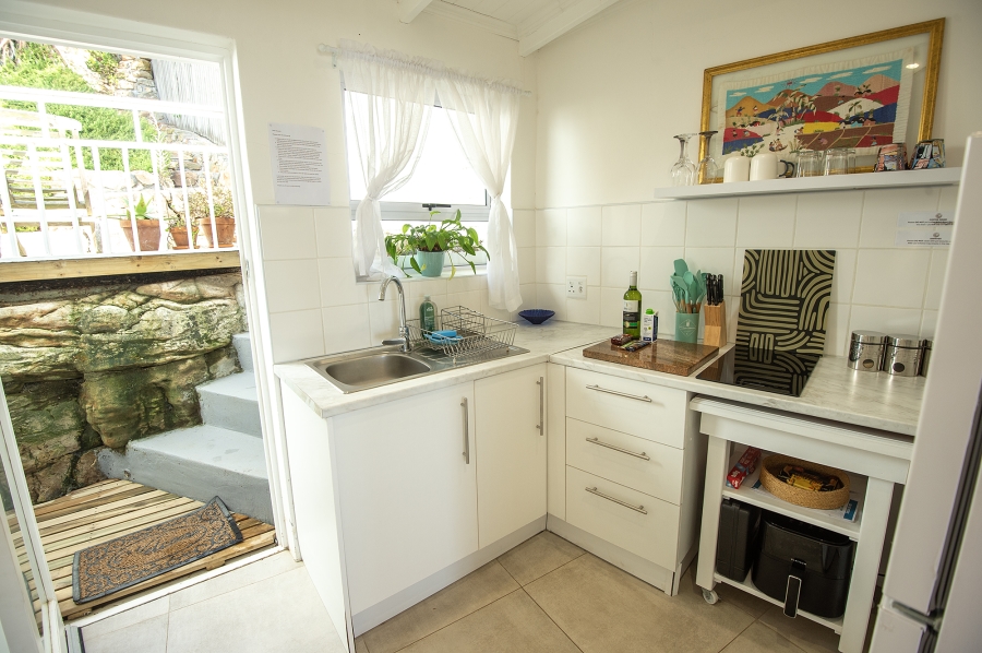 To Let 1 Bedroom Property for Rent in Glencairn Western Cape